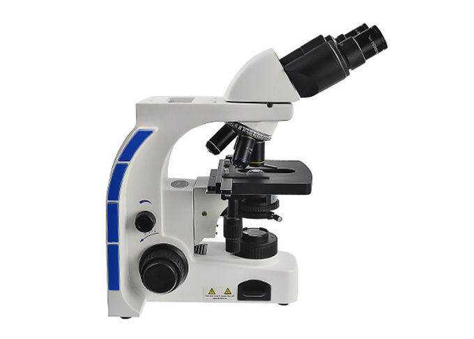 il microscopio ottico binoculare del microscopio biologico del laboratorio 100X con 3W LED si accende